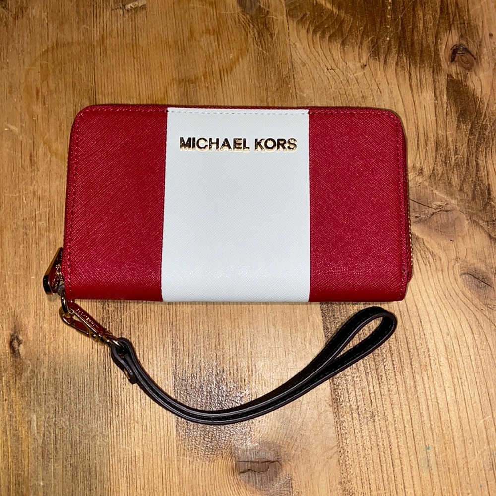 NWOT Michael Kors Essential zip Wallet Wristlet red & white leather